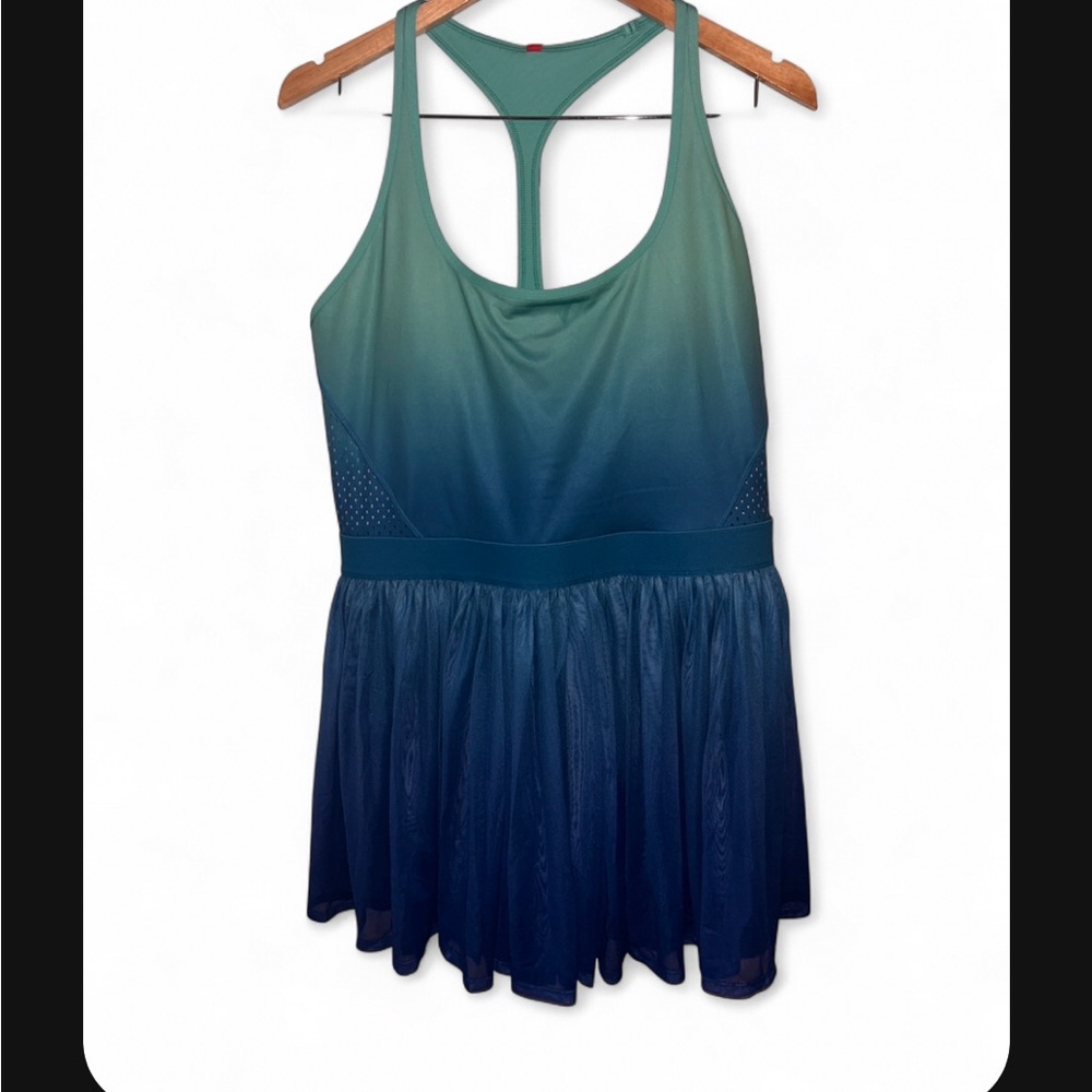 NWT Limited Edition Wilson Blue Ombre Athletic Tennis Dress - Picture 7 of 14
